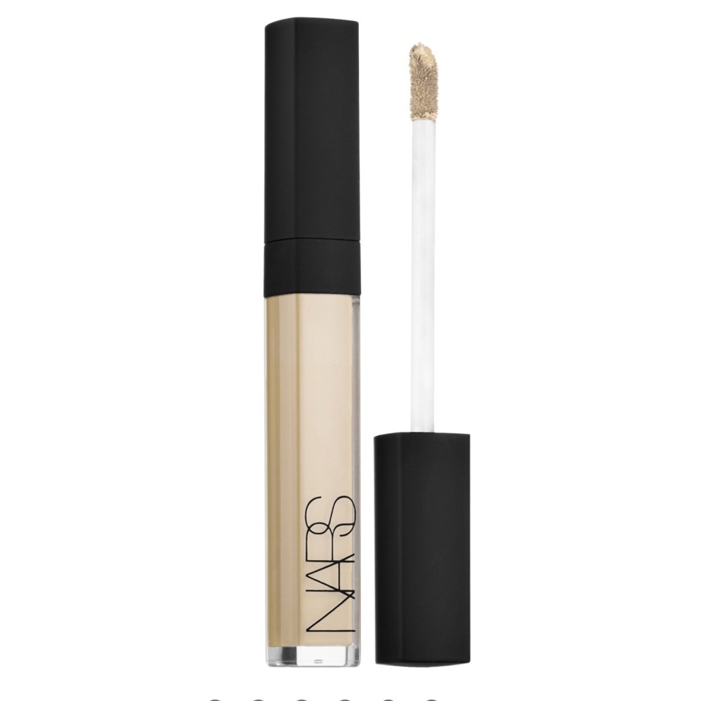 Full Sized NARS
Radiant Creamy Concealer in shade Chantilly -L1
